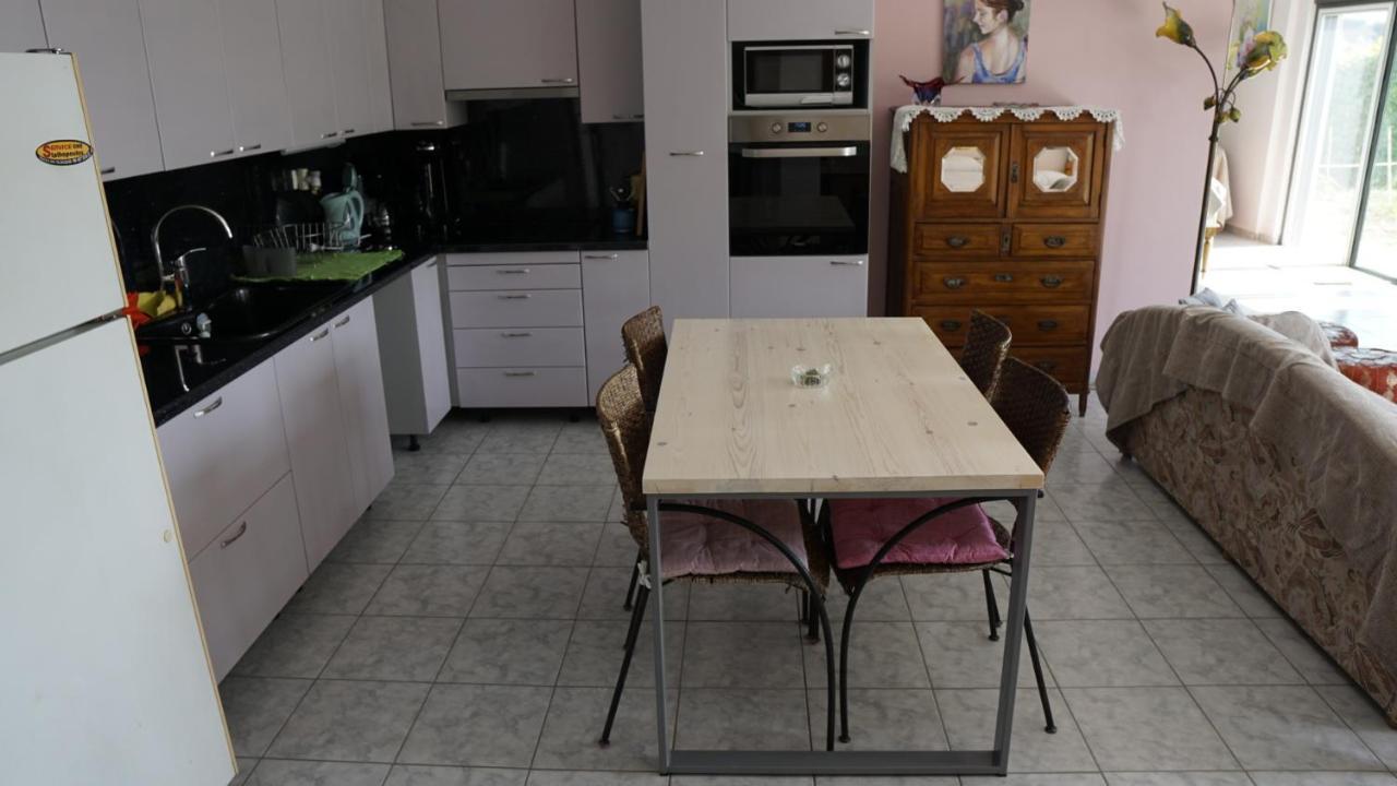 Romanos Patras Studio Exteriér fotografie